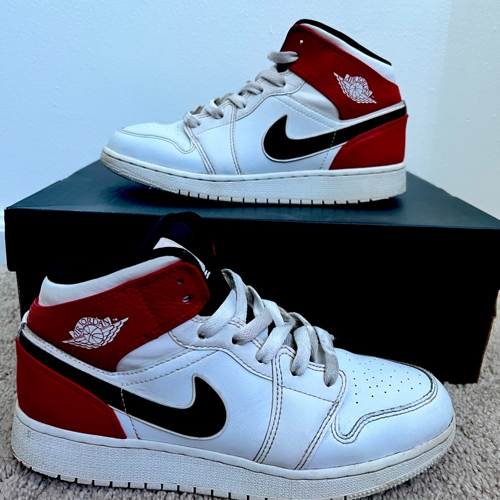 Jordan 1 Mid White Black Gym Red (GS) SIZE 5.5